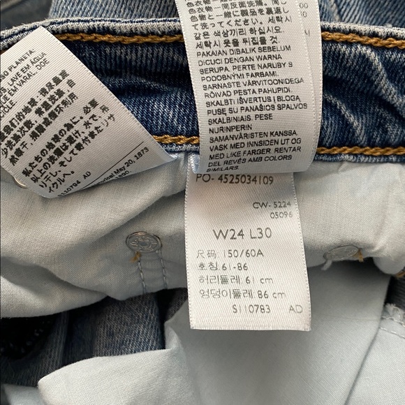 Levi’s Baggy Dad Barrel Jeans. Size 24. *See measurements below. - Picture 9 of 9